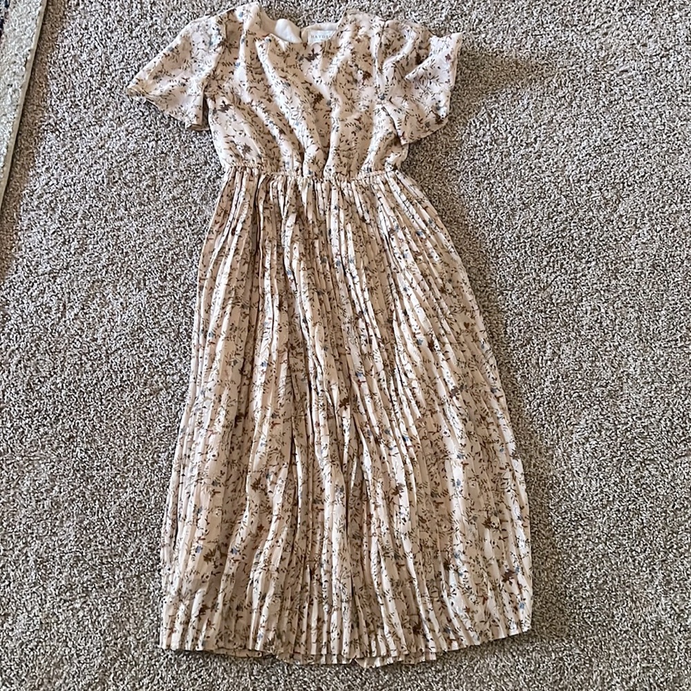 Beige Floral Pleated Short Sleeve Chiffon Maternity Midi Dress
